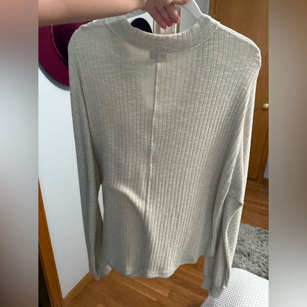 BKE Beige Knit Long sleeve Blouse Medium - Picture 2 of 5